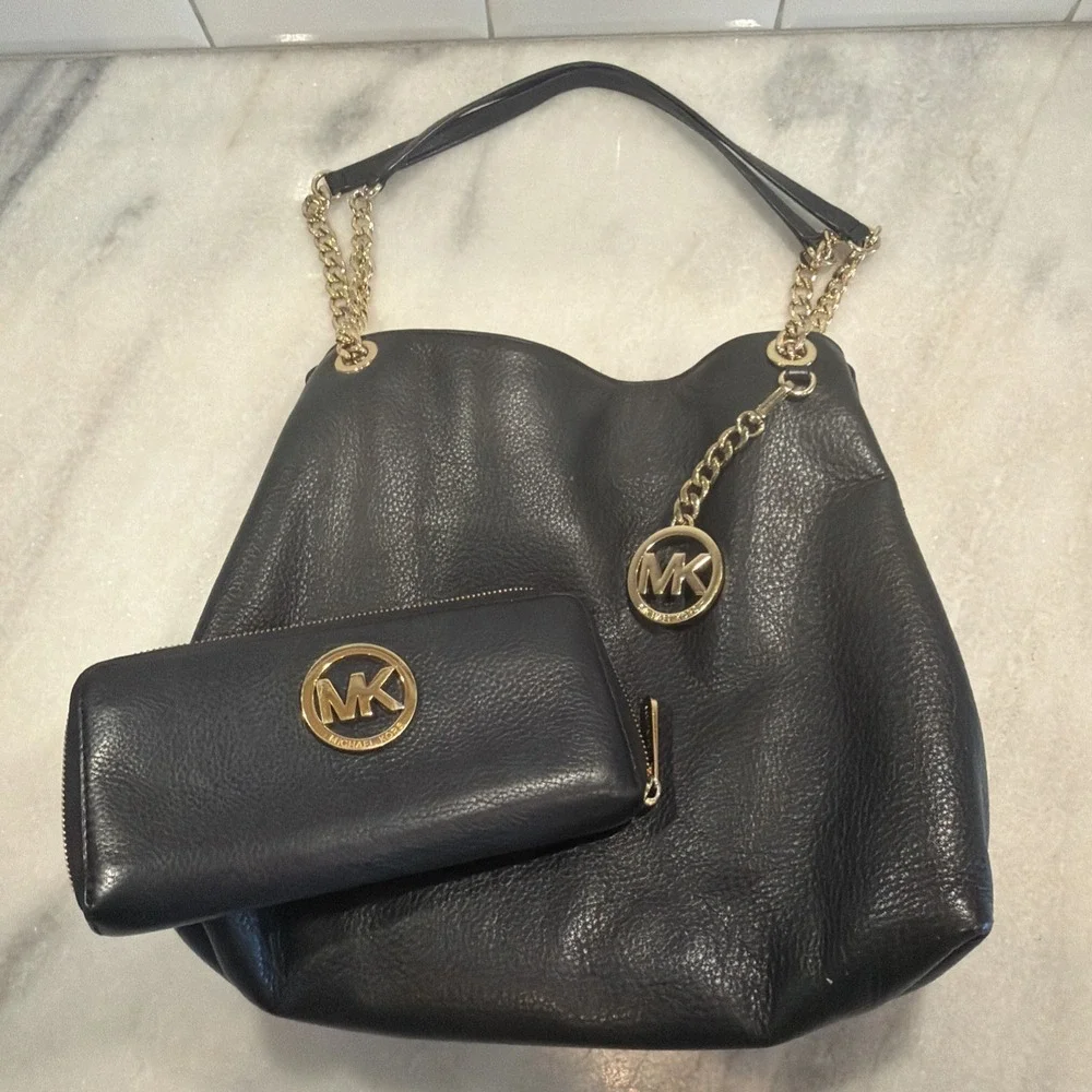 Michael Kors Black Jet Set Leather Multi Pocket Tote With Matching Wallet